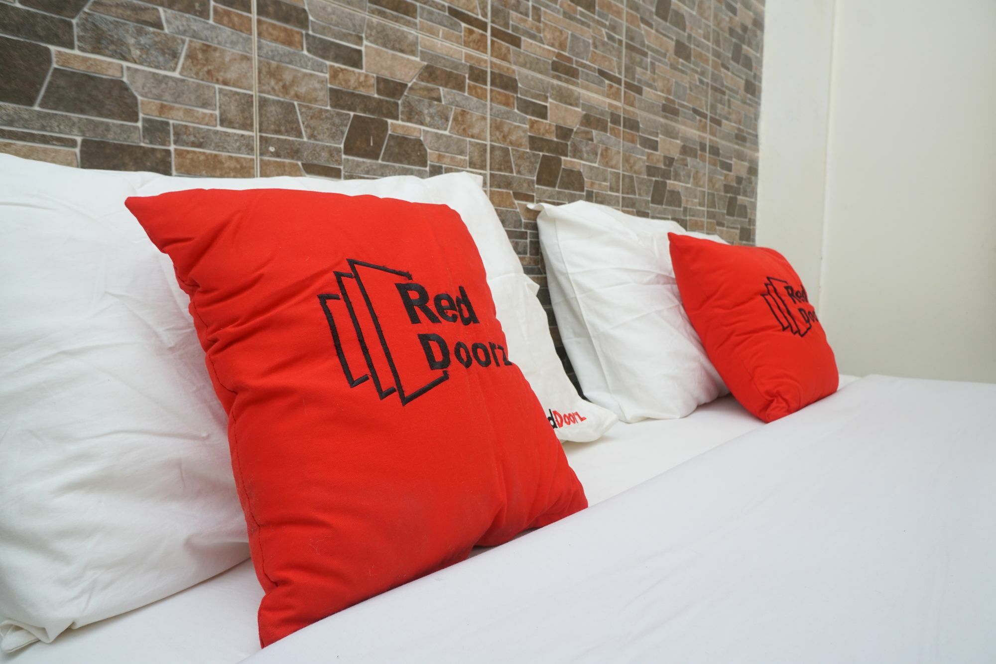 Reddoorz Plus @ Ciumbuleuit Area Bandung Exterior photo